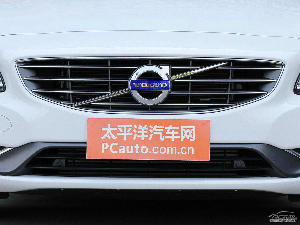 水晶白沃爾沃S60車頭外觀圖片