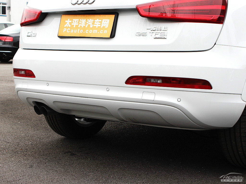 冰川白奧迪Q3車尾外觀圖片