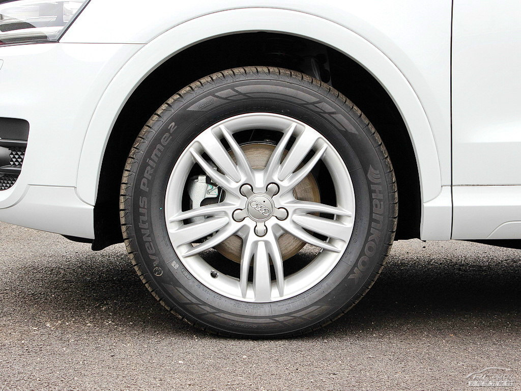冰川白奧迪Q3車身外觀圖片