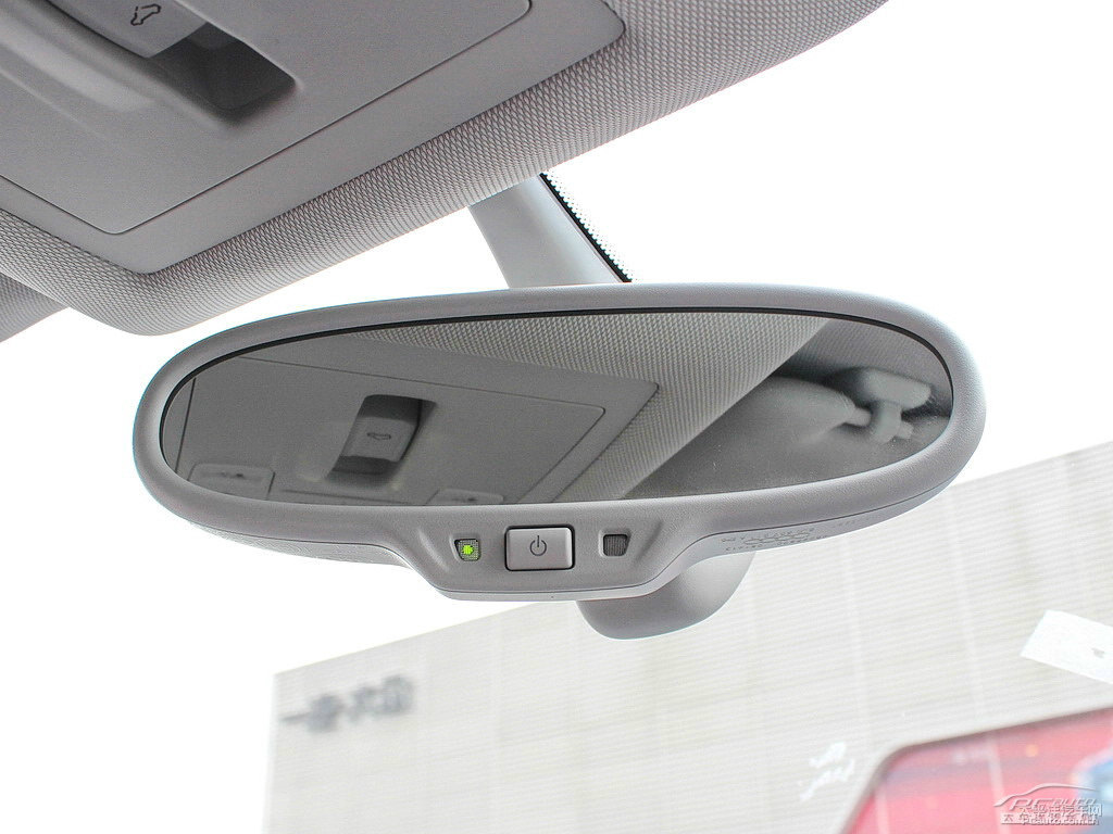 冰川白奧迪Q3車廂內(nèi)飾圖片