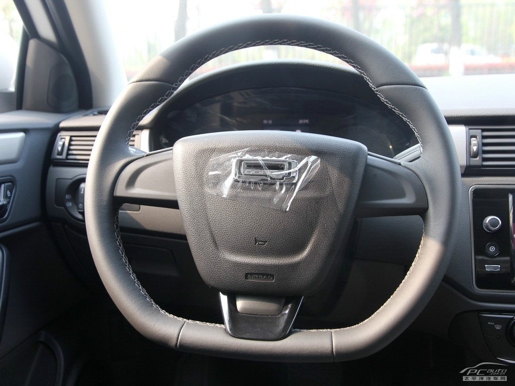 觀致3內(nèi)飾高清大圖