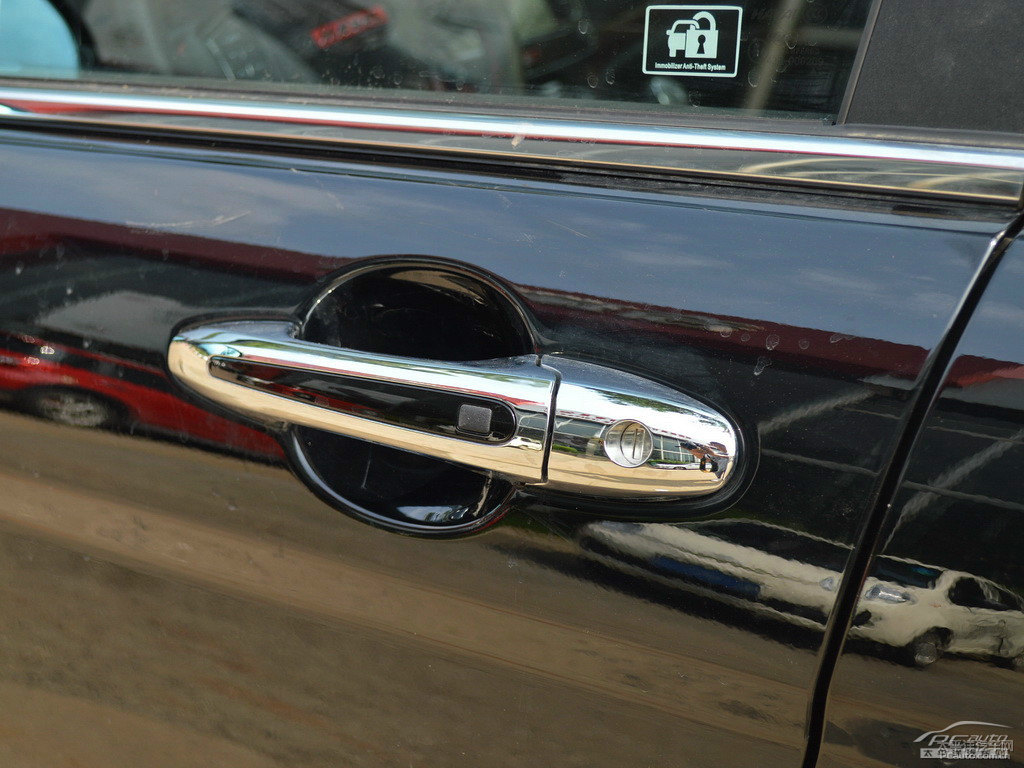 經(jīng)典黑哈弗H6車身外觀圖片