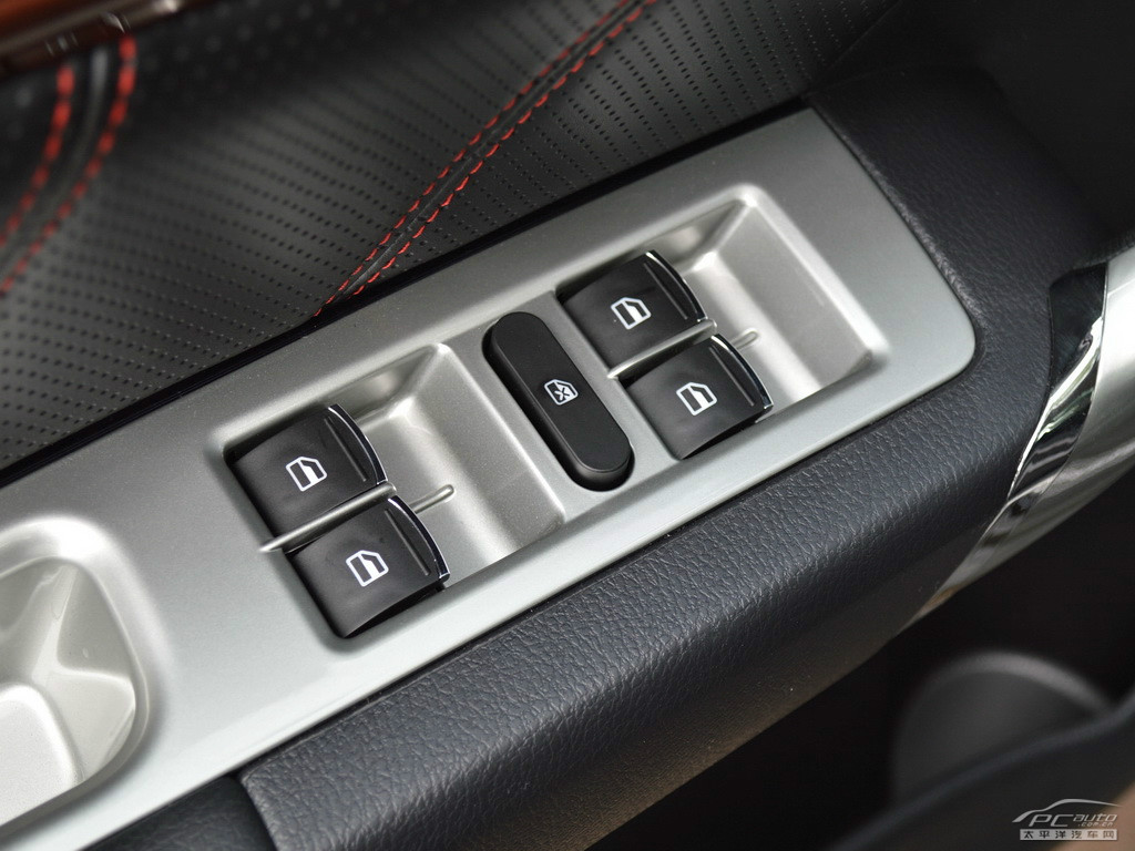 哈弗H6內(nèi)飾高清大圖