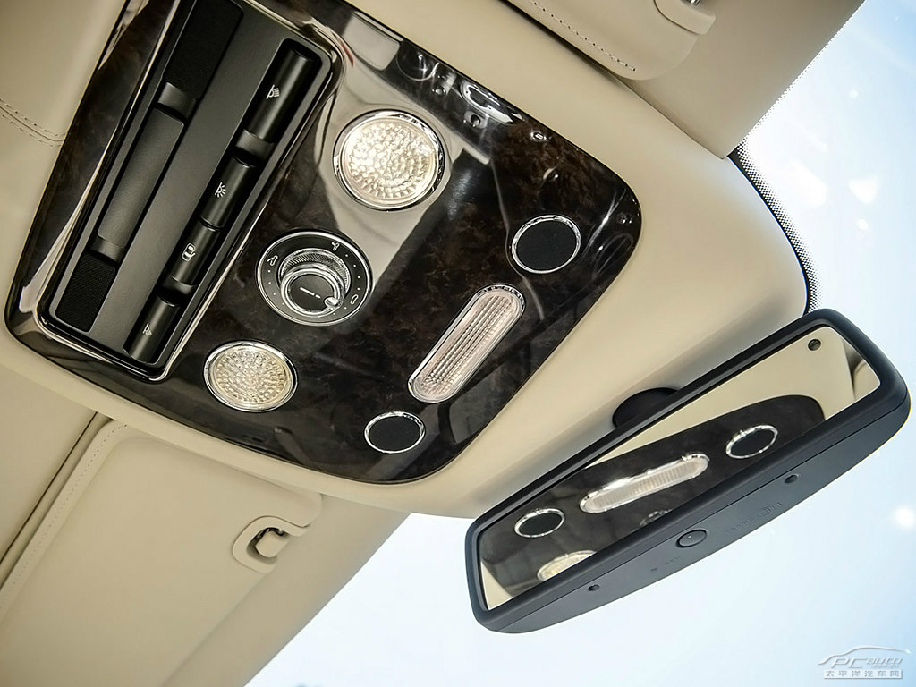 飛馳內(nèi)飾高清大圖