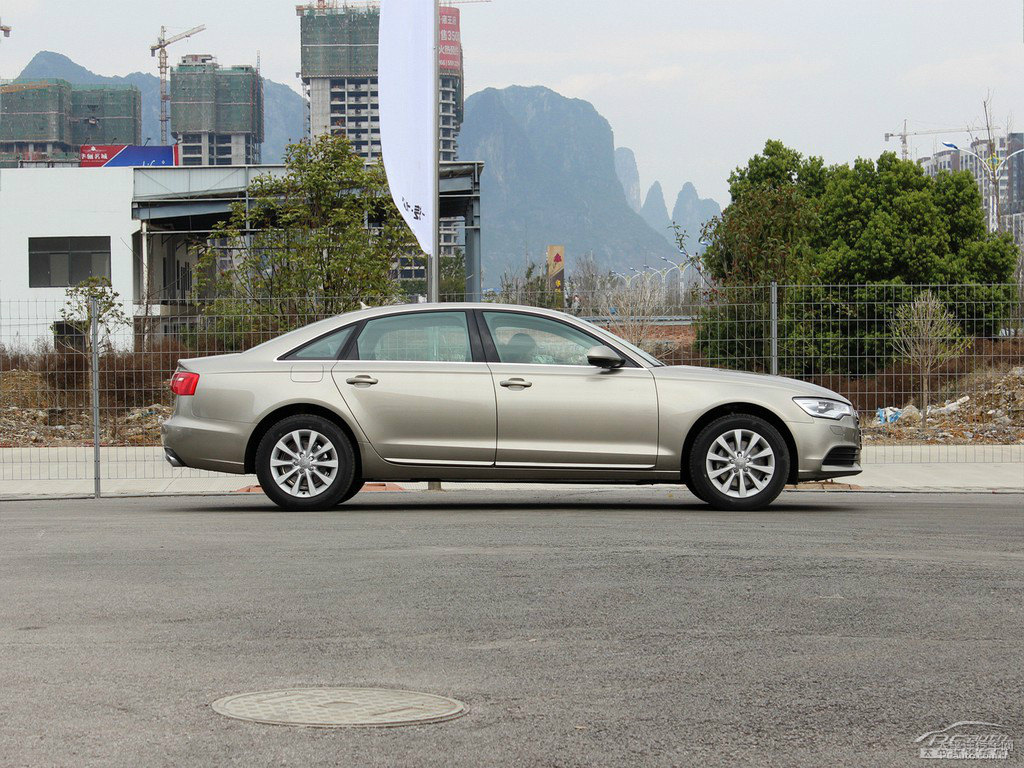 斑羚米奧迪A6L整車外觀外觀圖片