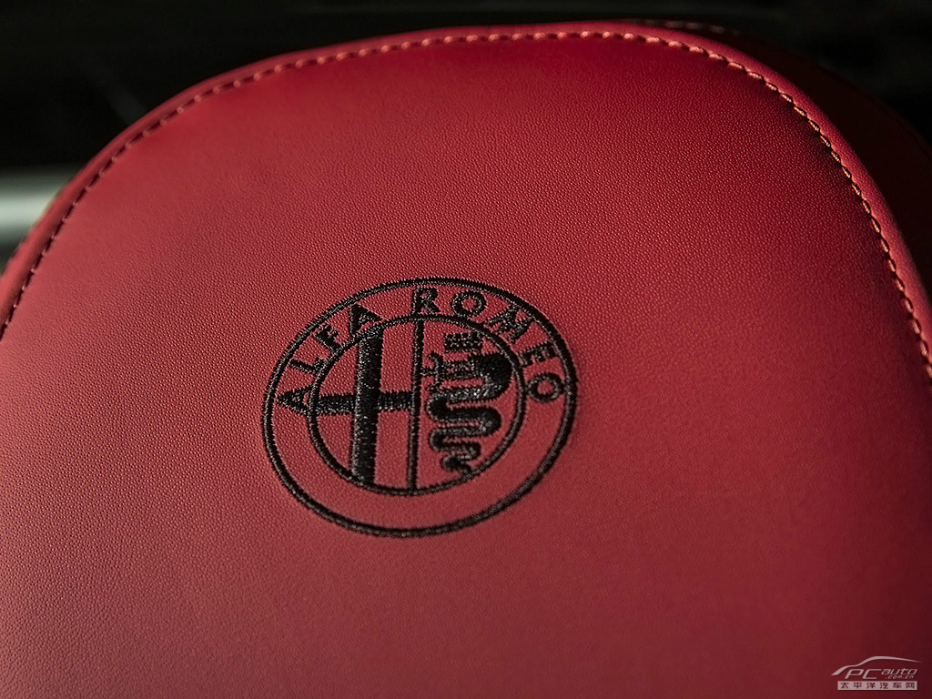 ALFA 4C內(nèi)飾高清大圖