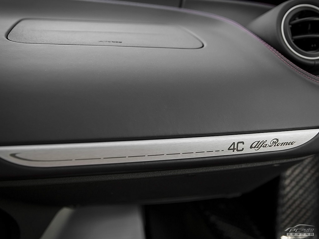 ALFA 4C內(nèi)飾高清大圖