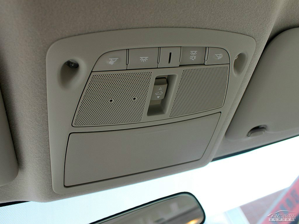 鉑金灰軒逸車廂內(nèi)飾圖片