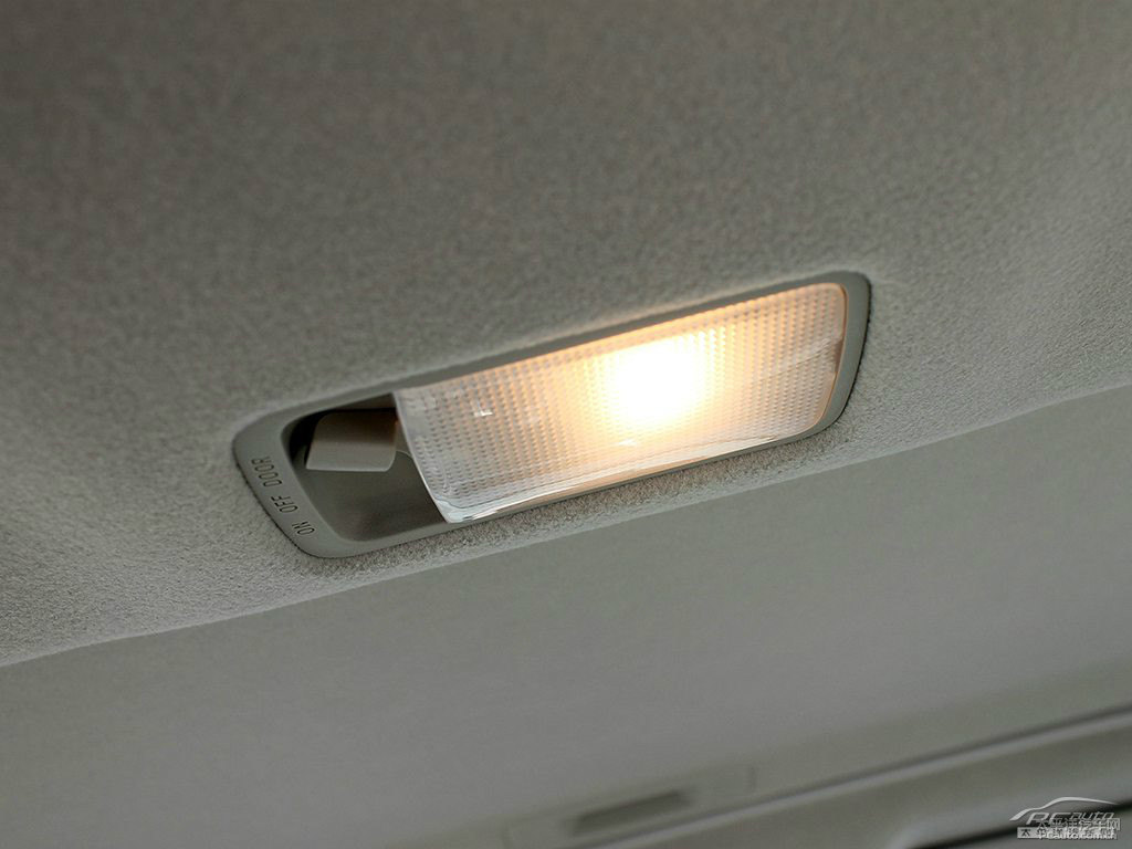 鉑金灰軒逸車廂內(nèi)飾圖片