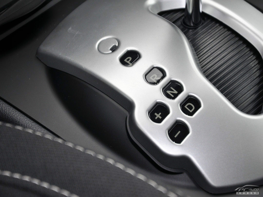 科雷傲(進口)內(nèi)飾高清大圖