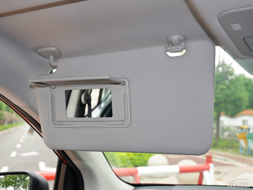 科雷傲(進口)內(nèi)飾高清大圖