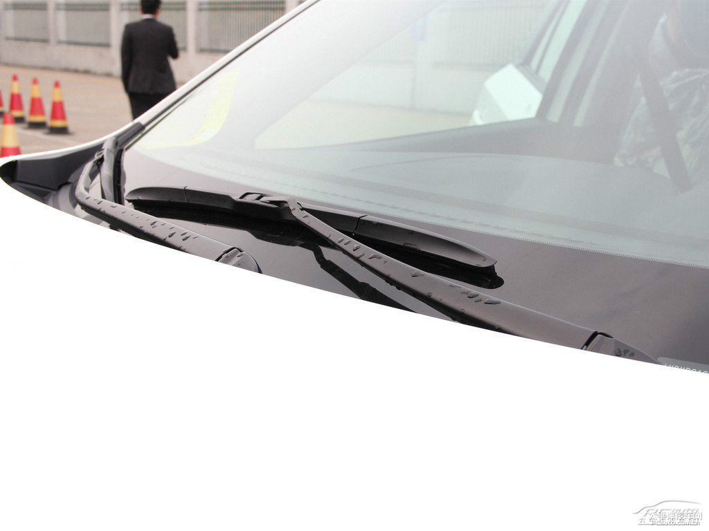 珠光白馬自達(dá)CX-5車(chē)身外觀圖片