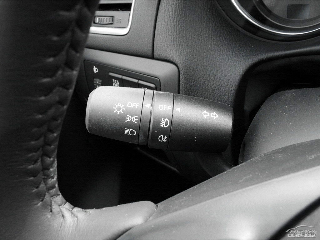 珠光白馬自達(dá)CX-5中控內(nèi)飾圖片