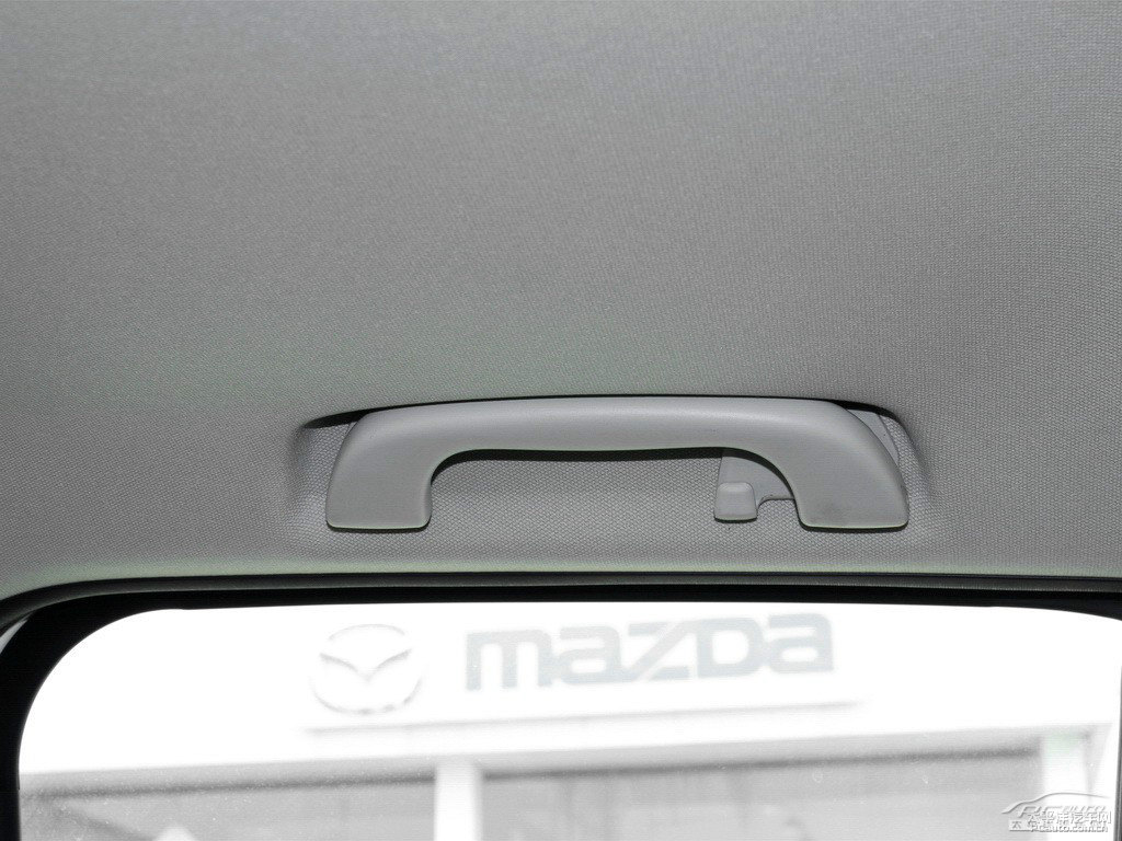 珠光白馬自達(dá)CX-5車廂內(nèi)飾圖片