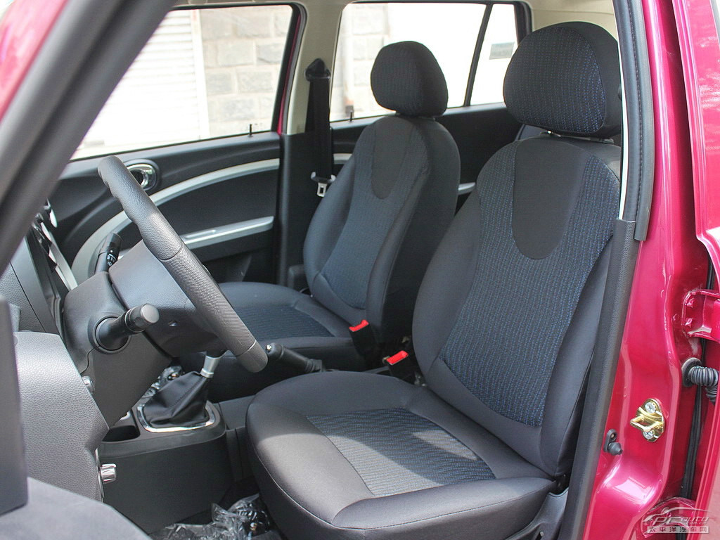 力帆330內(nèi)飾高清大圖