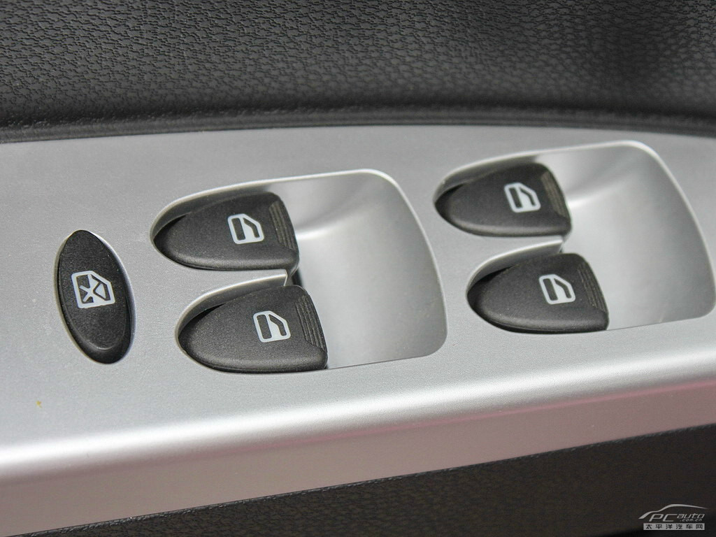 力帆330內(nèi)飾高清大圖