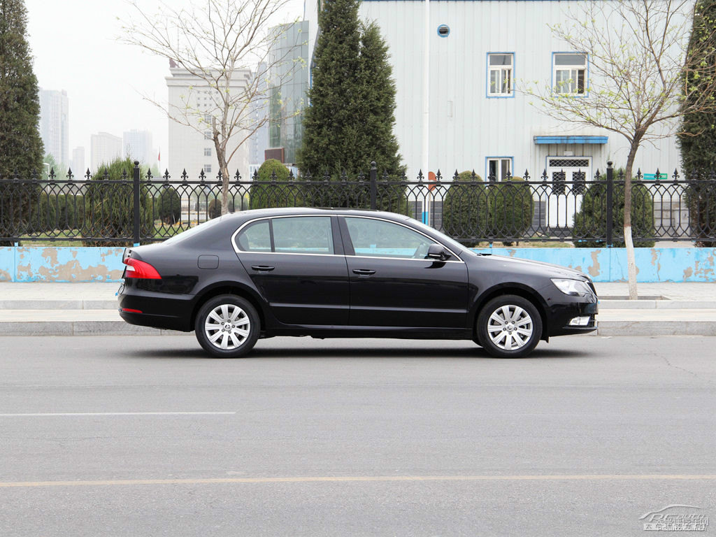 晶曜黑速派整車外觀外觀圖片