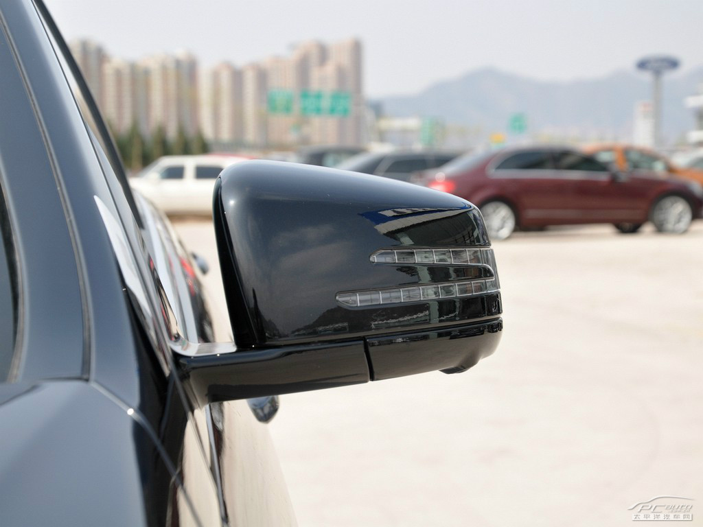 奔馳E級(jí)外觀高清大圖