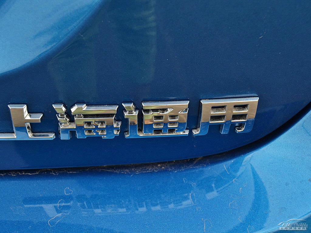 冰河藍愛唯歐車尾外觀圖片