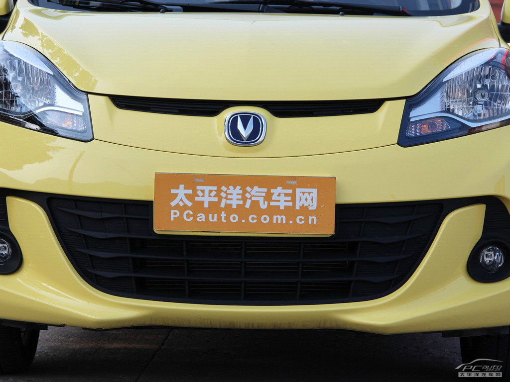 奔奔外觀高清大圖