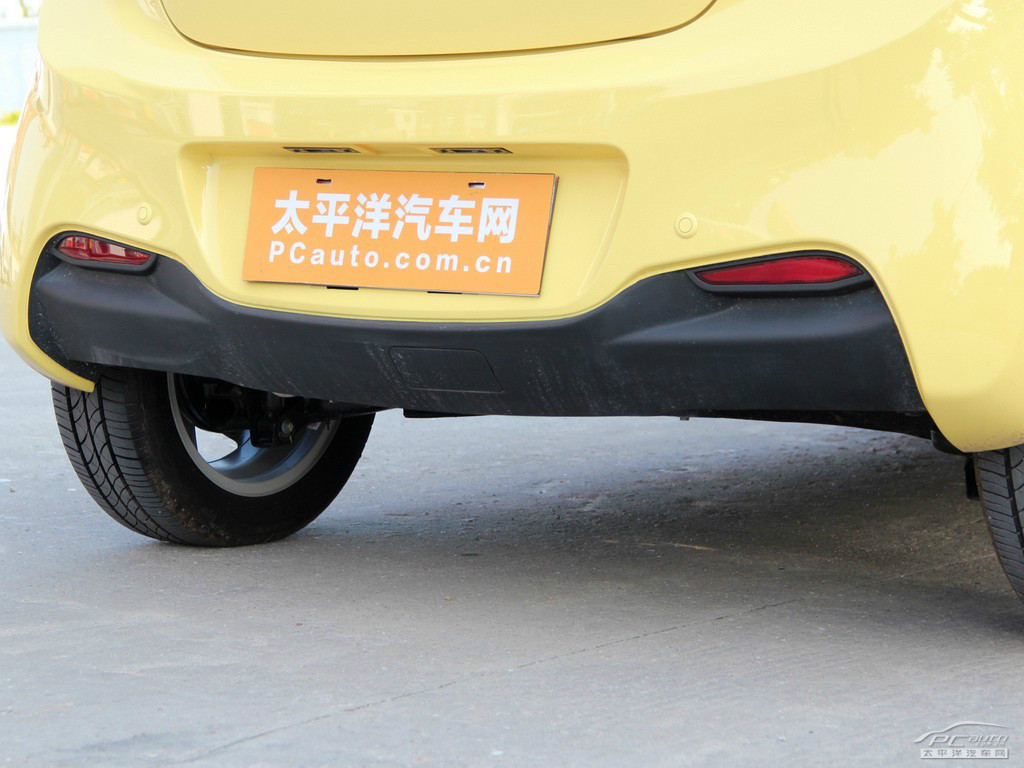 奔奔外觀高清大圖