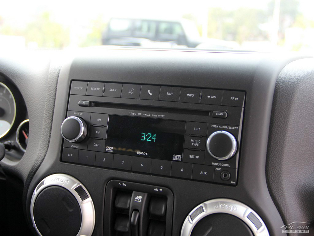 牧馬人內(nèi)飾高清大圖