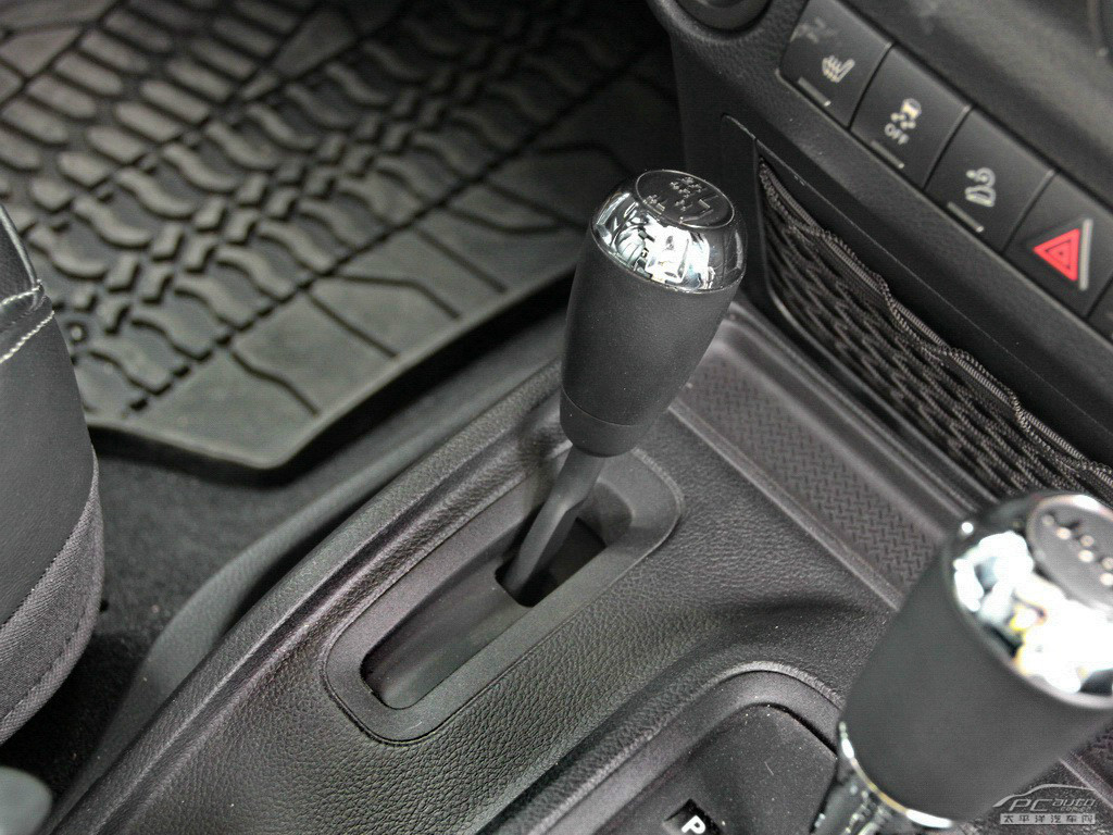 牧馬人內(nèi)飾高清大圖