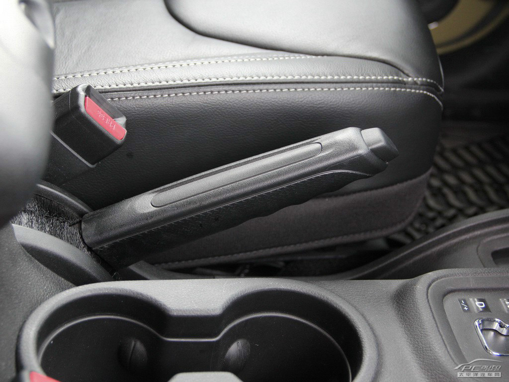 牧馬人內(nèi)飾高清大圖