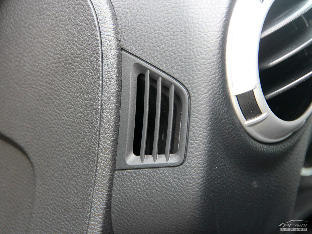 牧馬人內(nèi)飾高清大圖