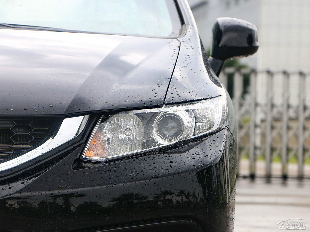 彩晶黑思域車頭外觀圖片