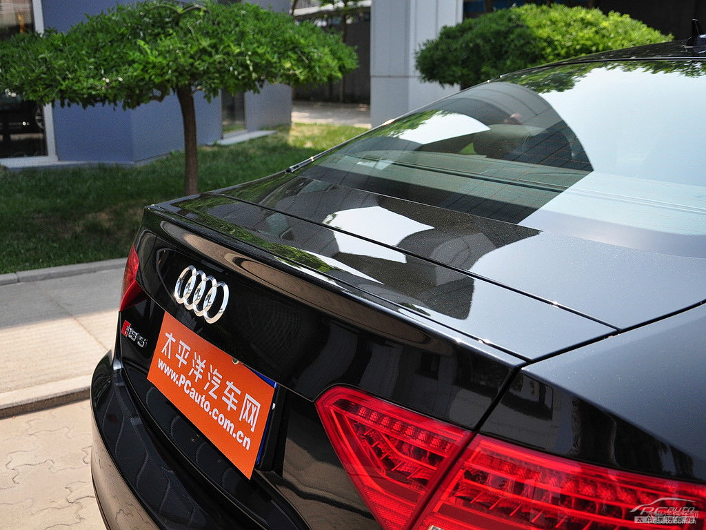 幻影黑奧迪RS 5車尾外觀圖片