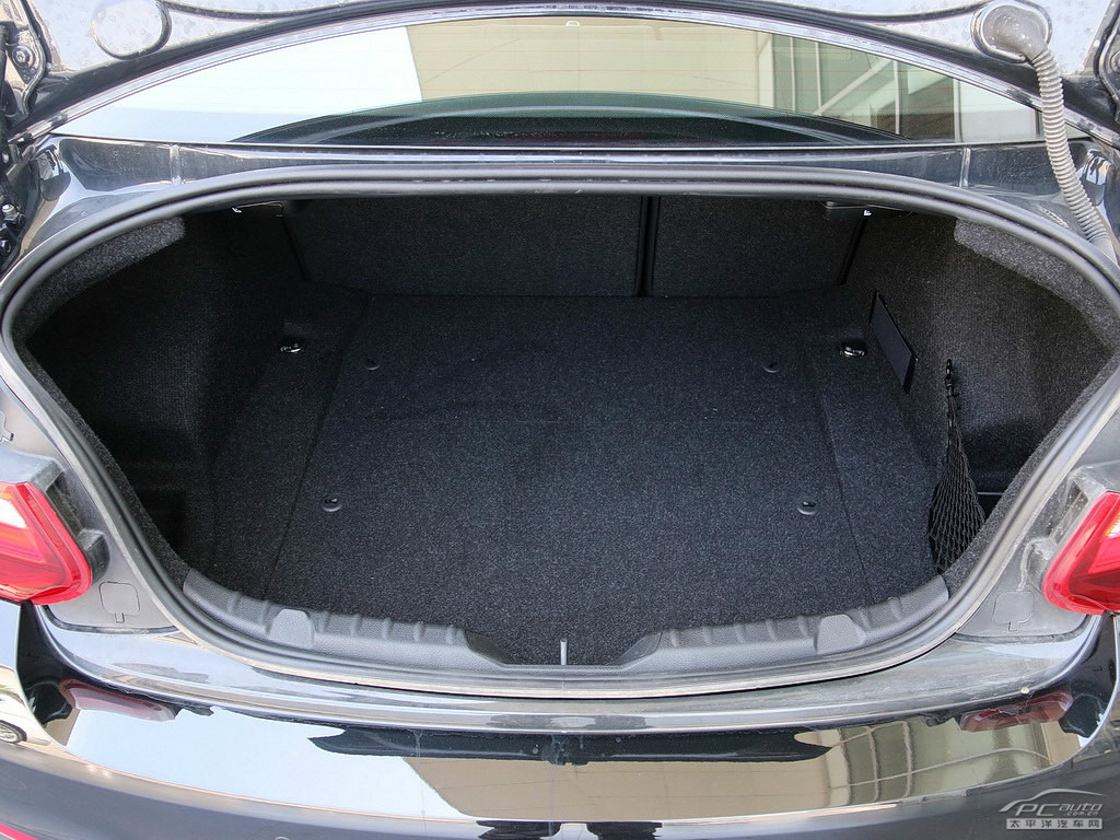 寶馬2系(進(jìn)口)空間高清大圖