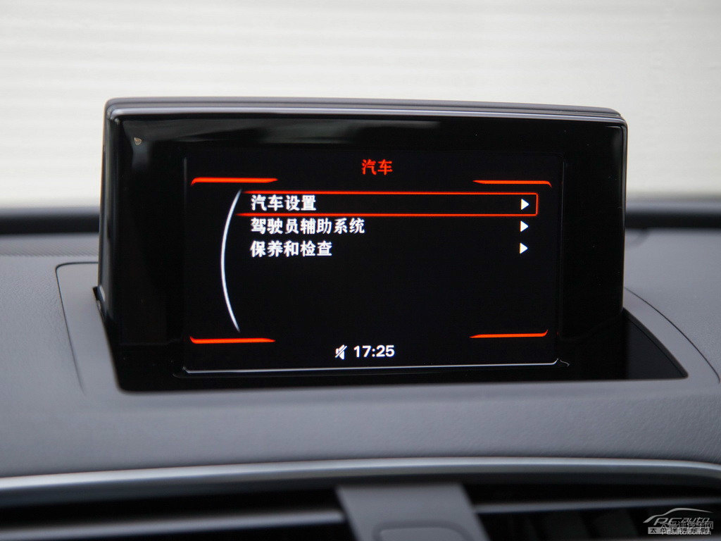 冰川白奧迪Q3中控內(nèi)飾圖片