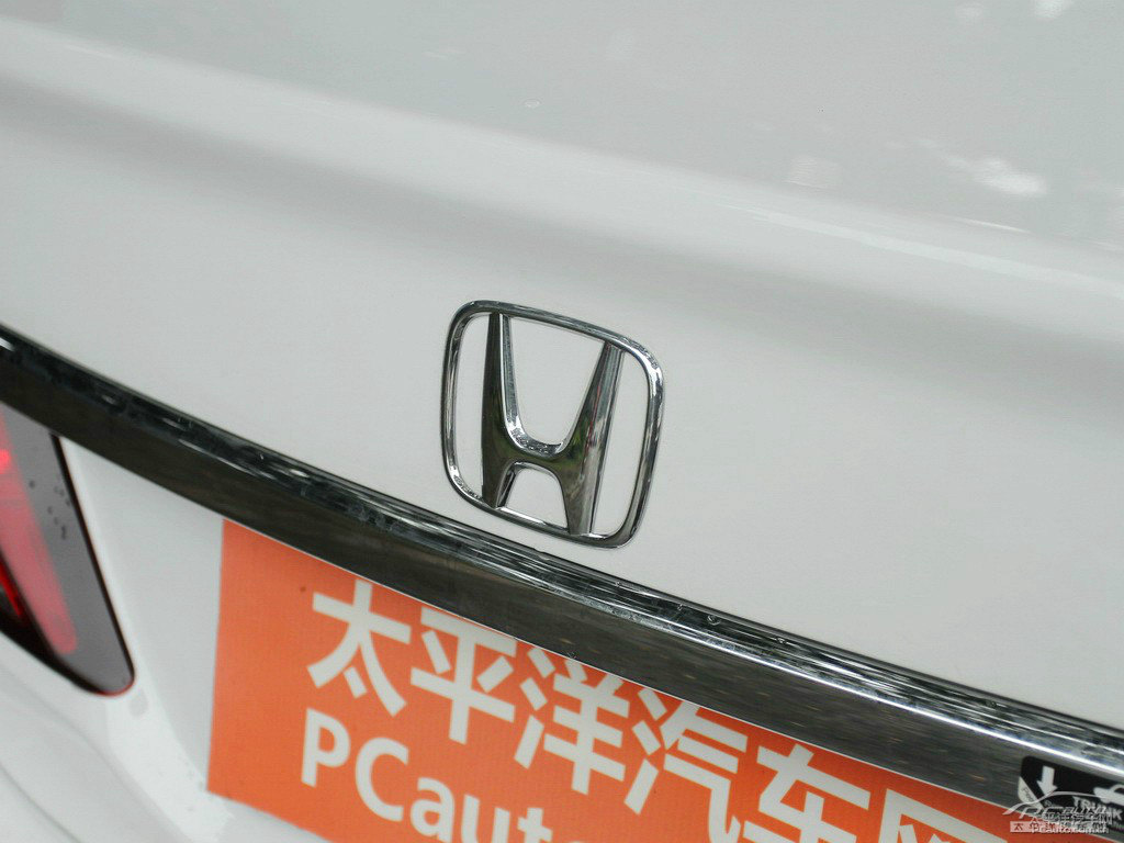 塔夫綢白思域車尾外觀圖片