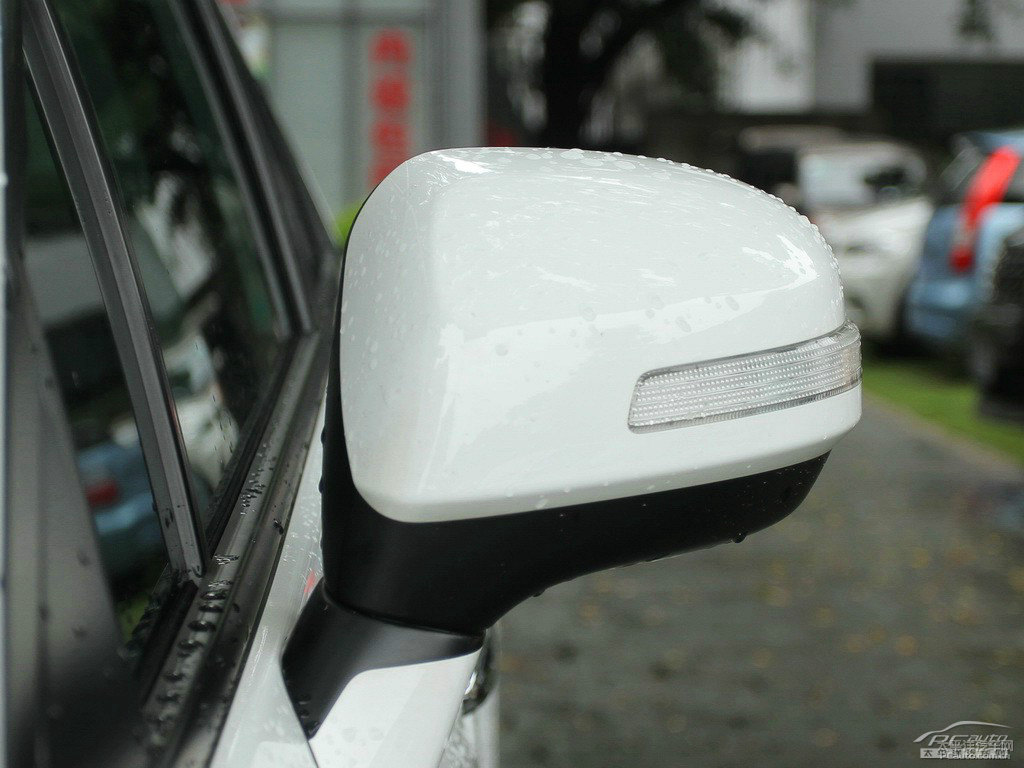 塔夫綢白思域車身外觀圖片