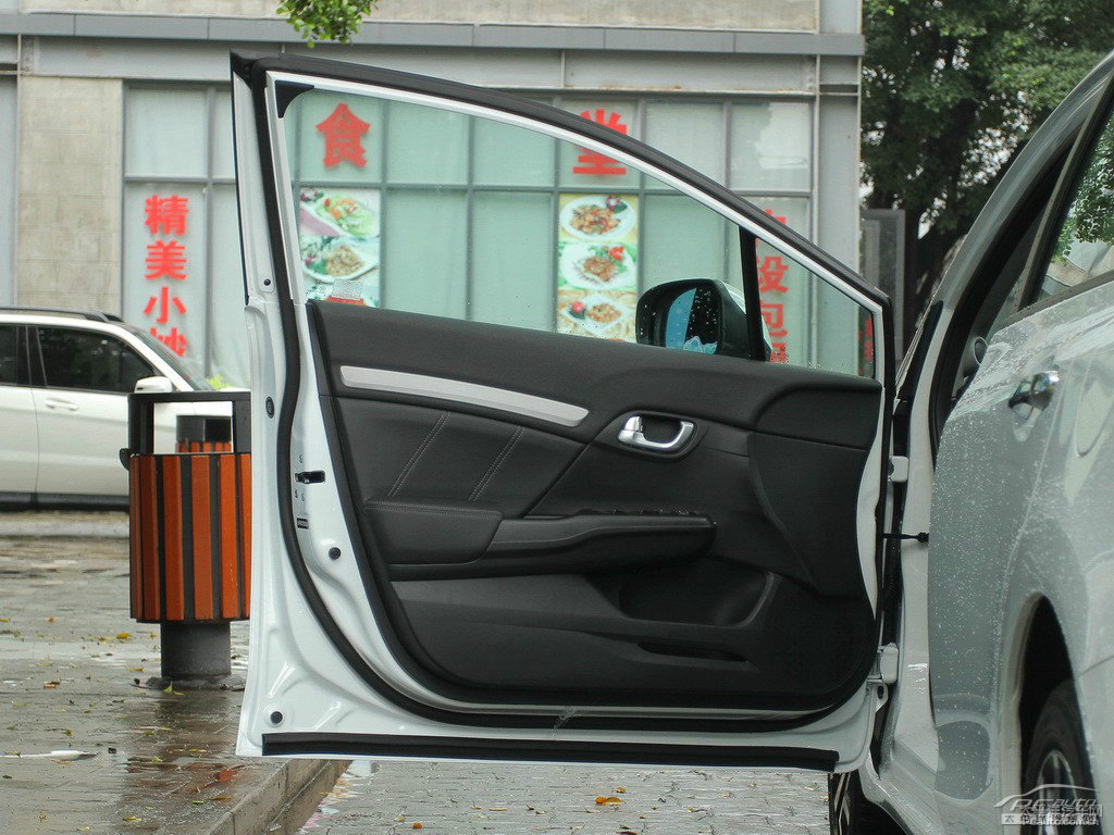 塔夫綢白思域車廂內(nèi)飾圖片