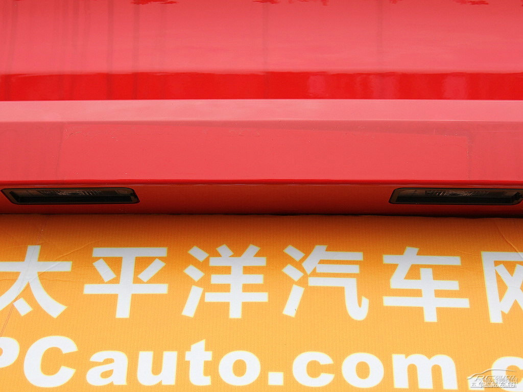 風(fēng)格紅大眾Polo車尾外觀圖片