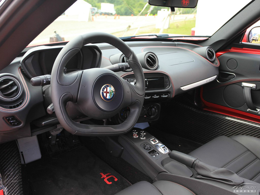ALFA 4C內(nèi)飾高清大圖