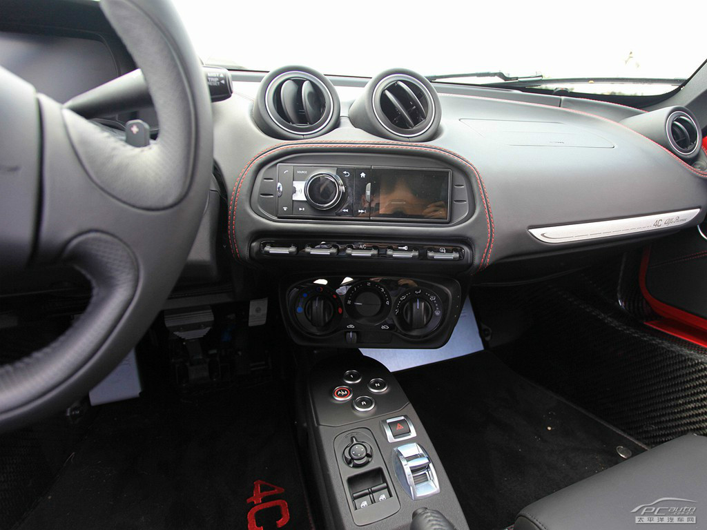 ALFA 4C內(nèi)飾高清大圖