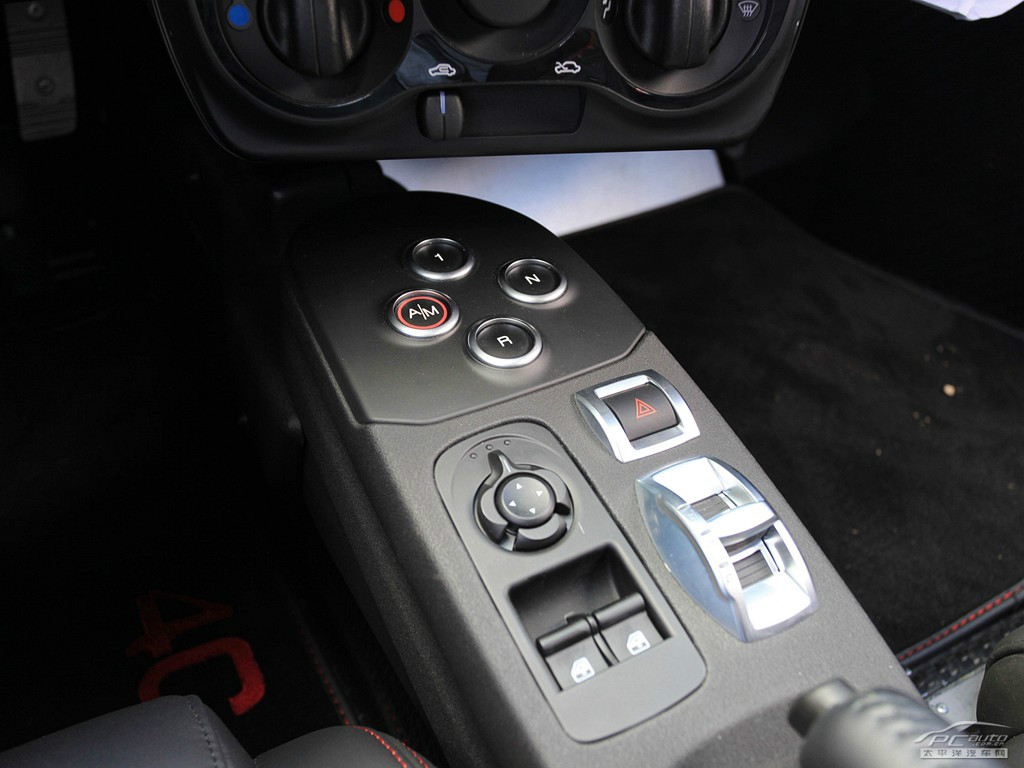 ALFA 4C內(nèi)飾高清大圖