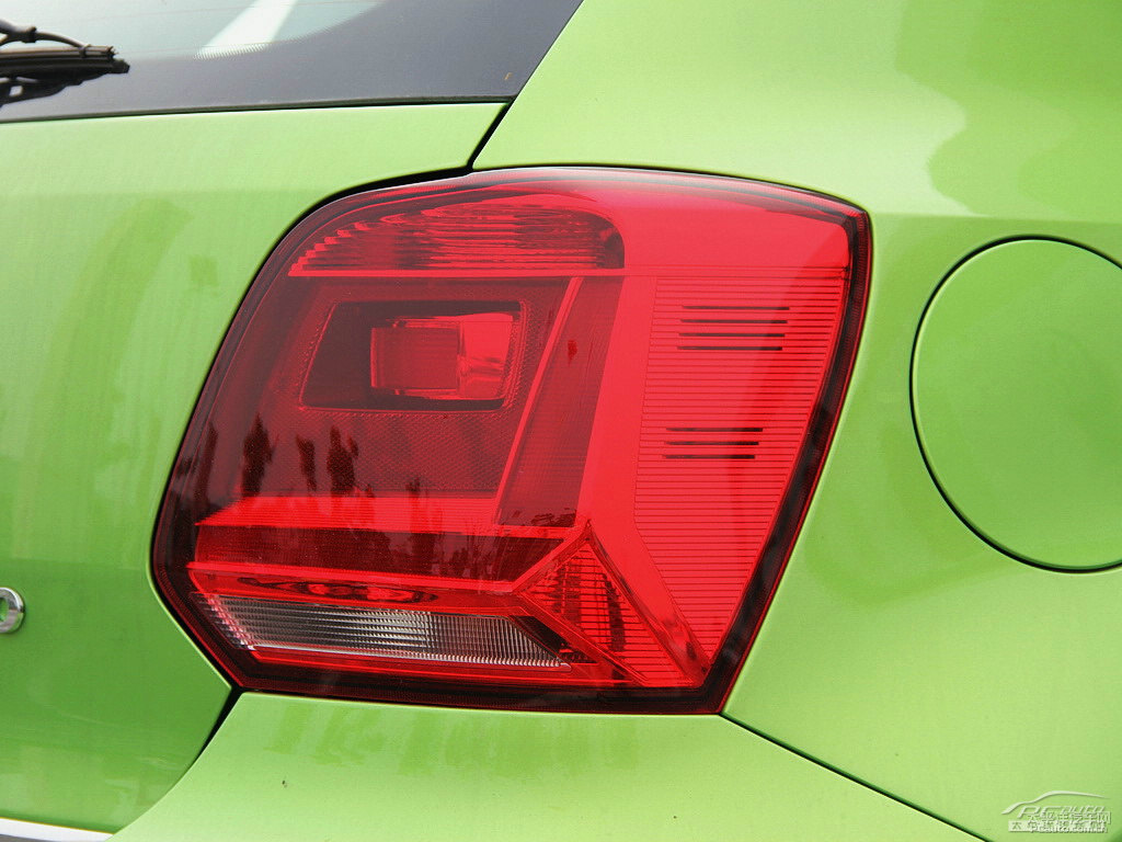 流光綠大眾Polo車尾外觀圖片