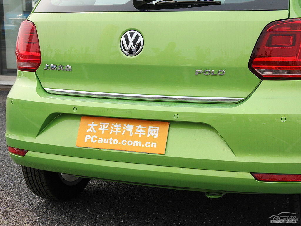 流光綠大眾Polo車尾外觀圖片