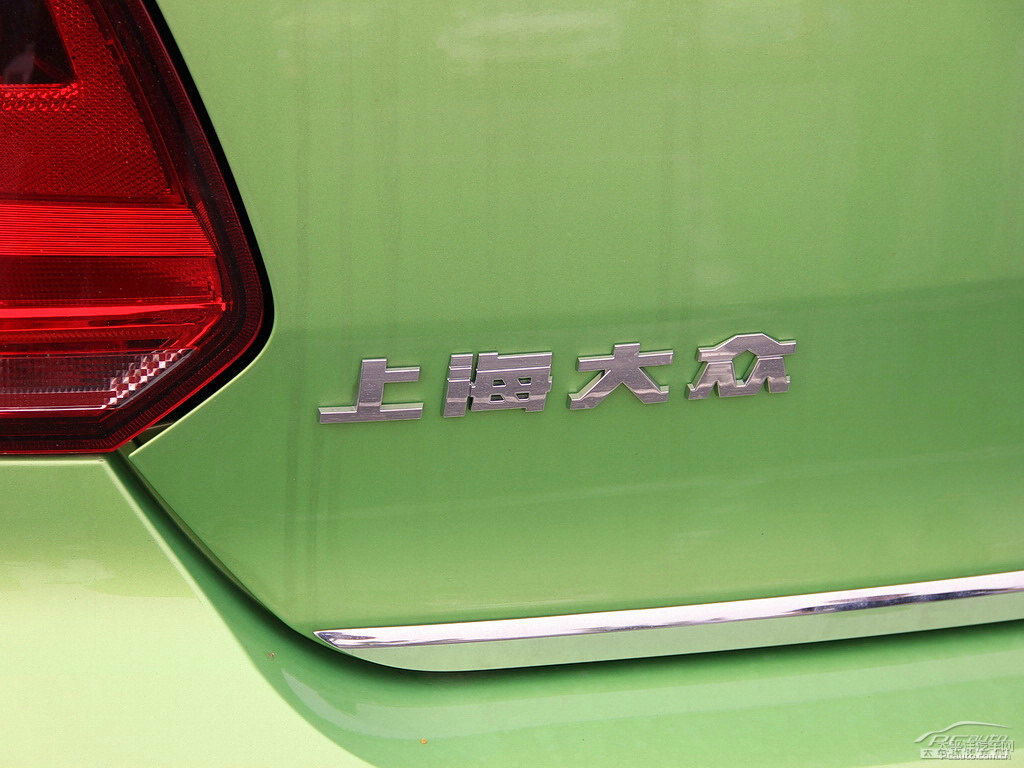 流光綠大眾Polo車尾外觀圖片