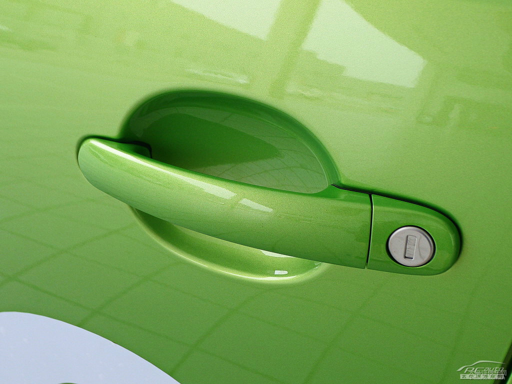 流光綠大眾Polo車身外觀圖片