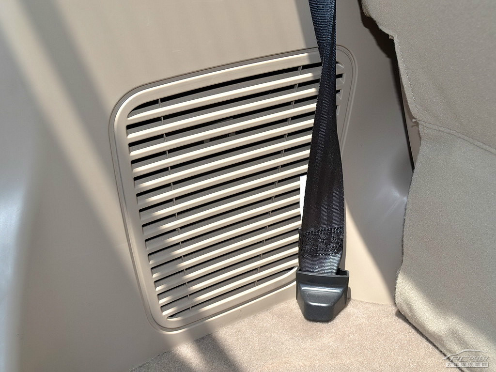 寶駿730空間高清大圖