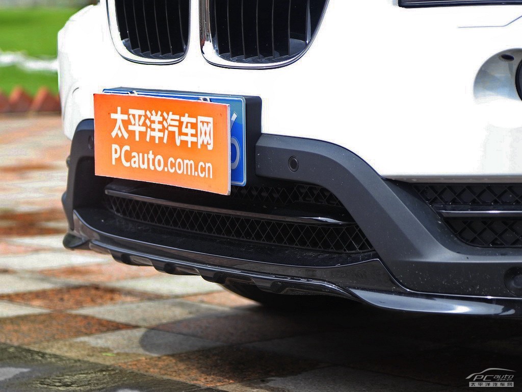 寶馬X1外觀高清大圖