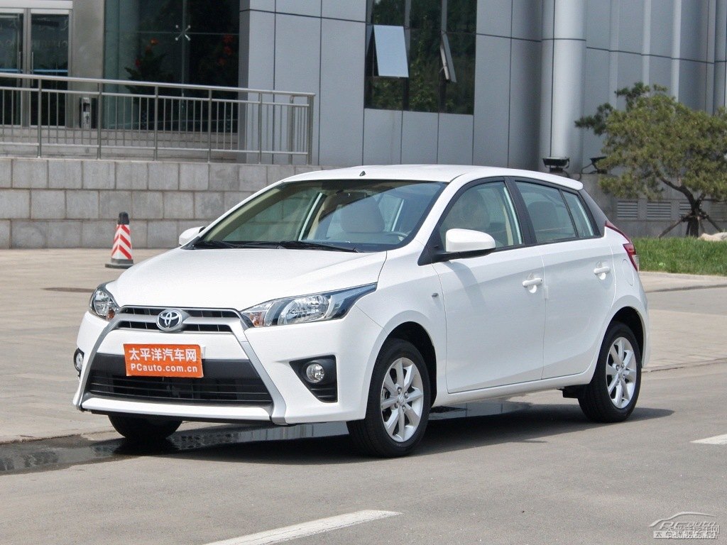 天際白YARiS L 致炫整車外觀外觀圖片