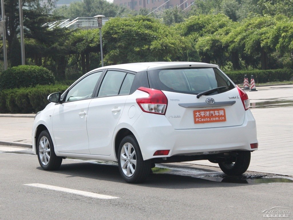 天際白YARiS L 致炫整車外觀外觀圖片