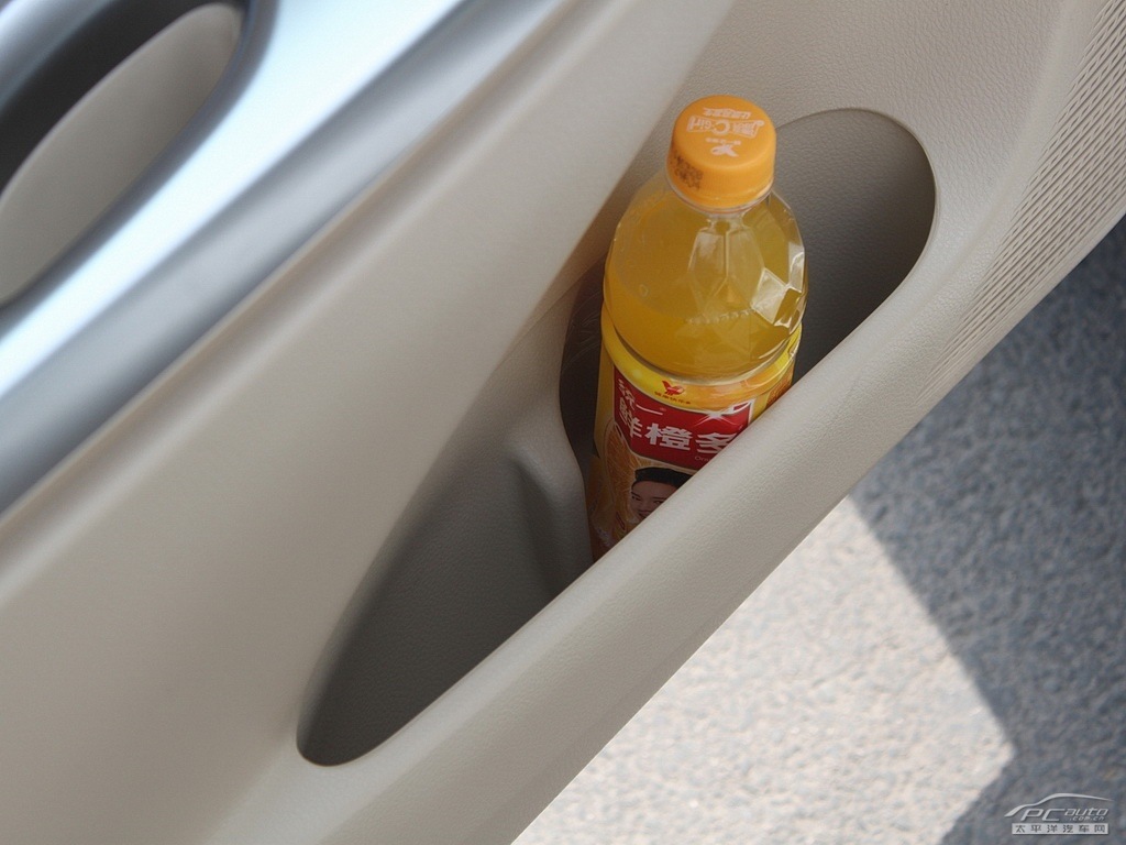 YARiS L 致炫空間高清大圖