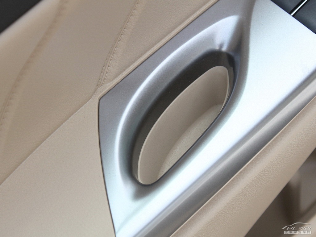 YARiS L 致炫空間高清大圖